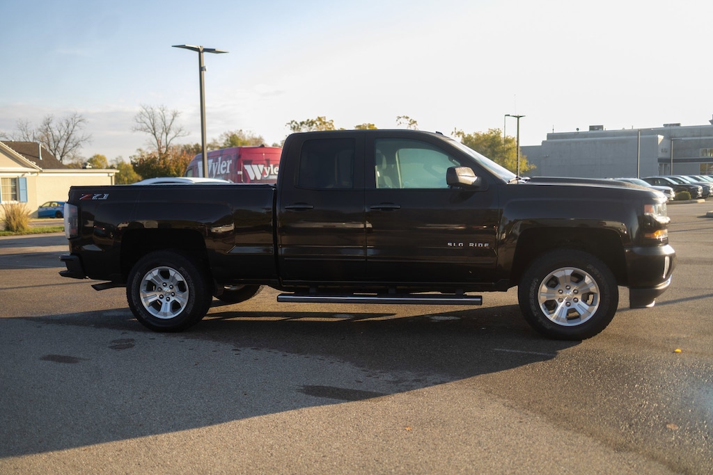 Used 2018 Chevrolet Silverado 1500 LT w/2LT Truck Double Cab