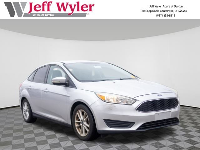 2016 Ford Focus SE's photo