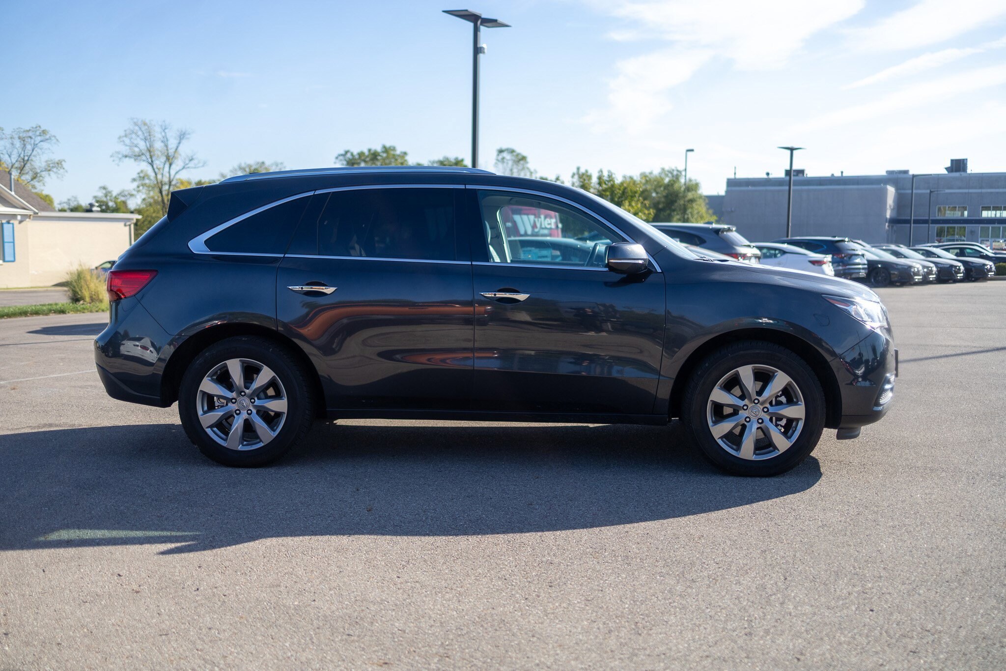 2016 Acura MDX Advance photo 2