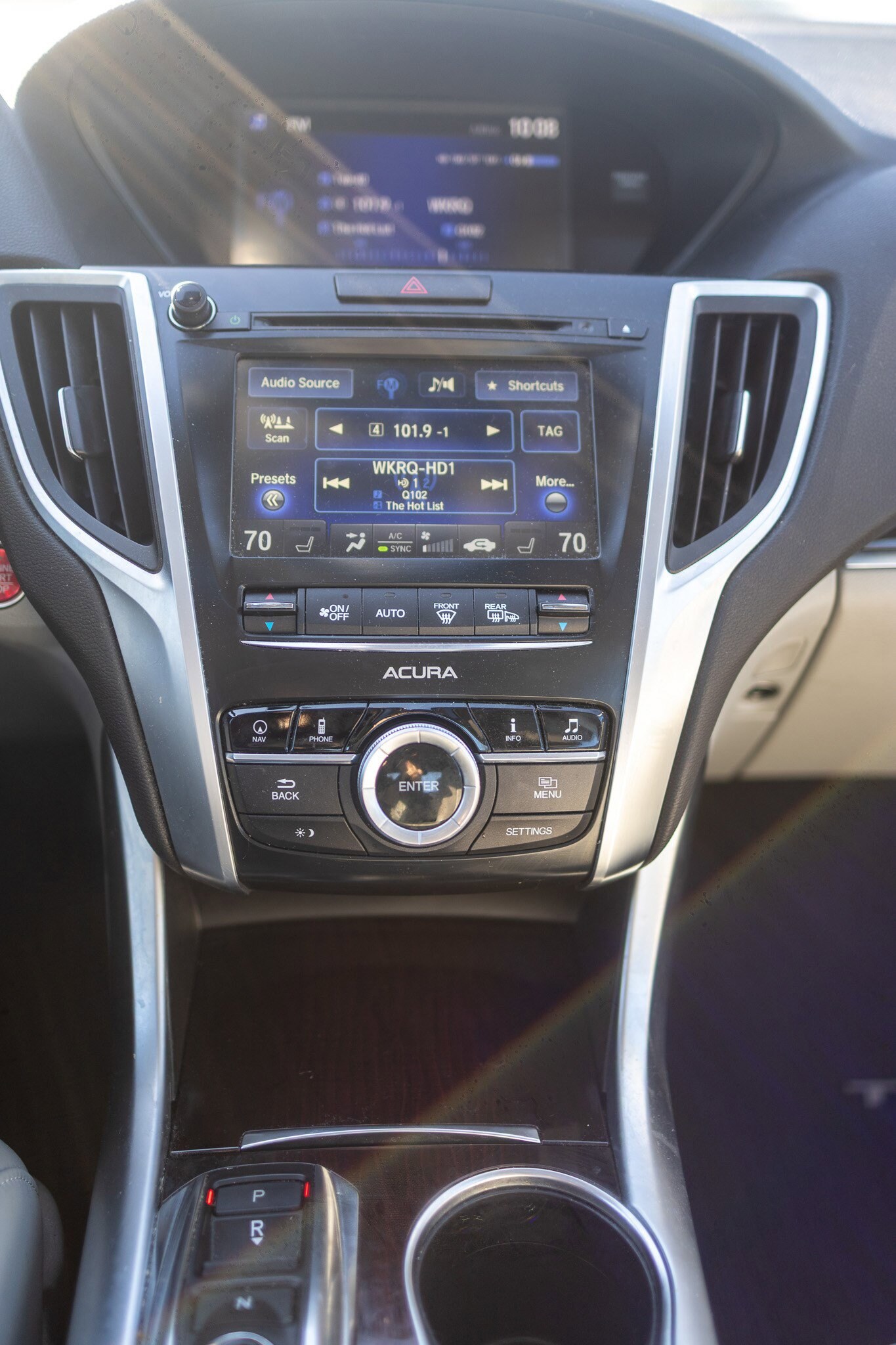 2015 Acura TLX Technology photo 4