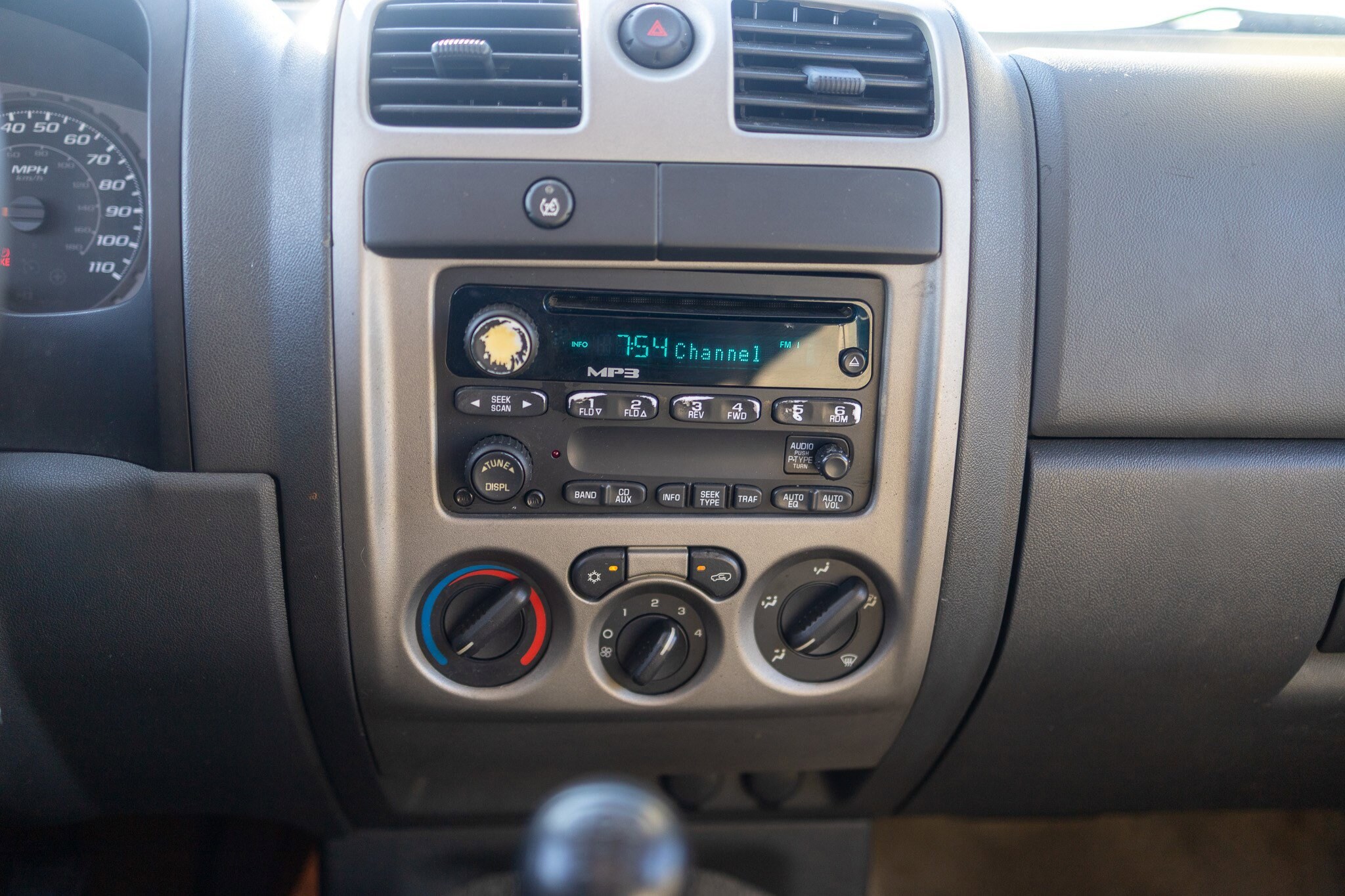 2005 Chevrolet Colorado LS photo 4