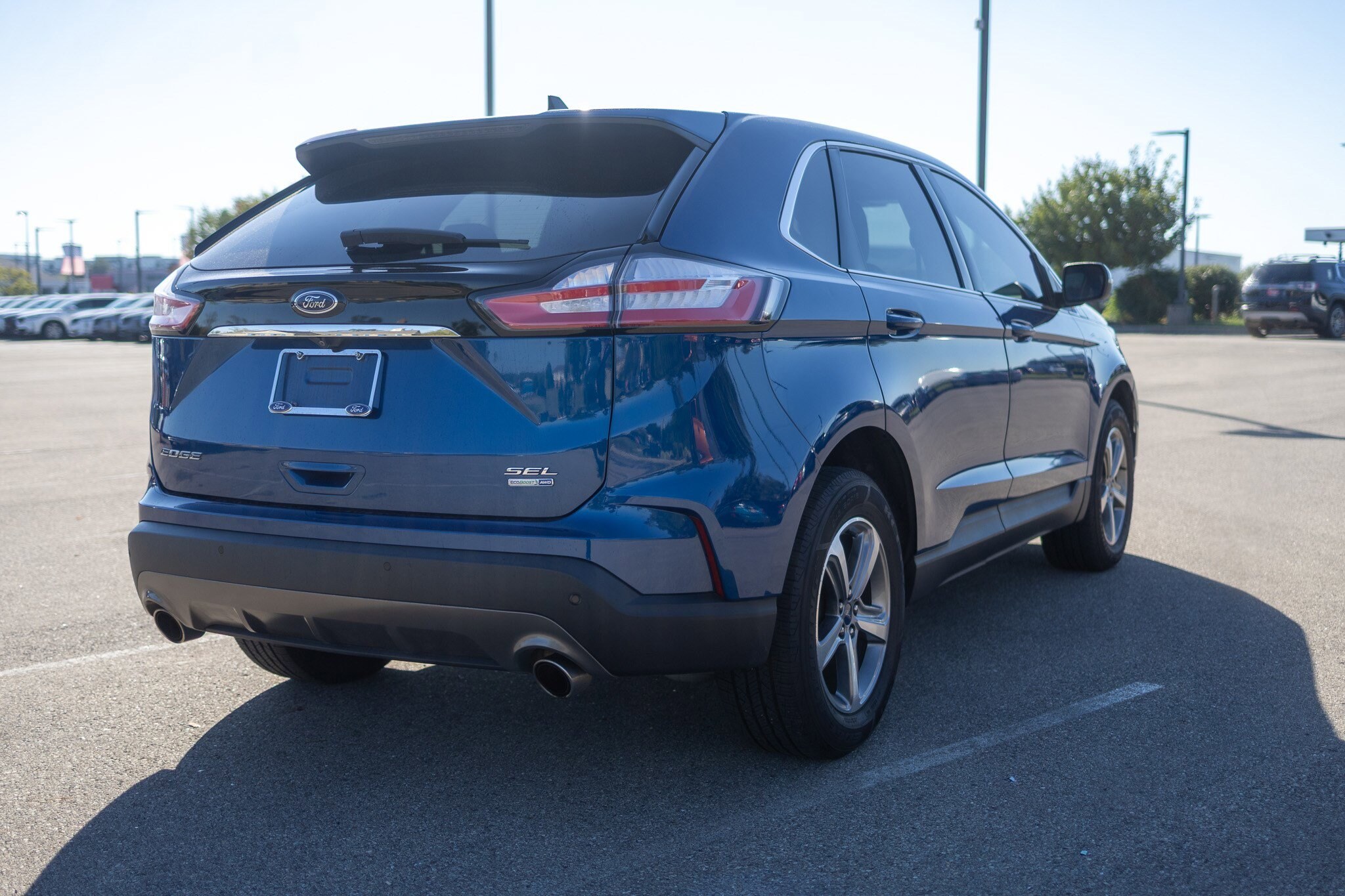 2020 Ford Edge SEL photo 2
