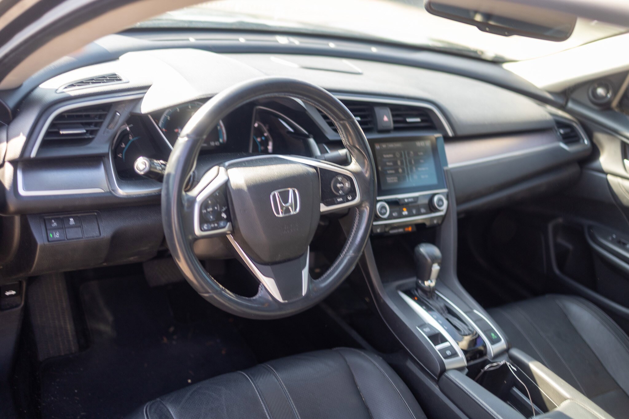 2018 Honda Civic Touring photo 3