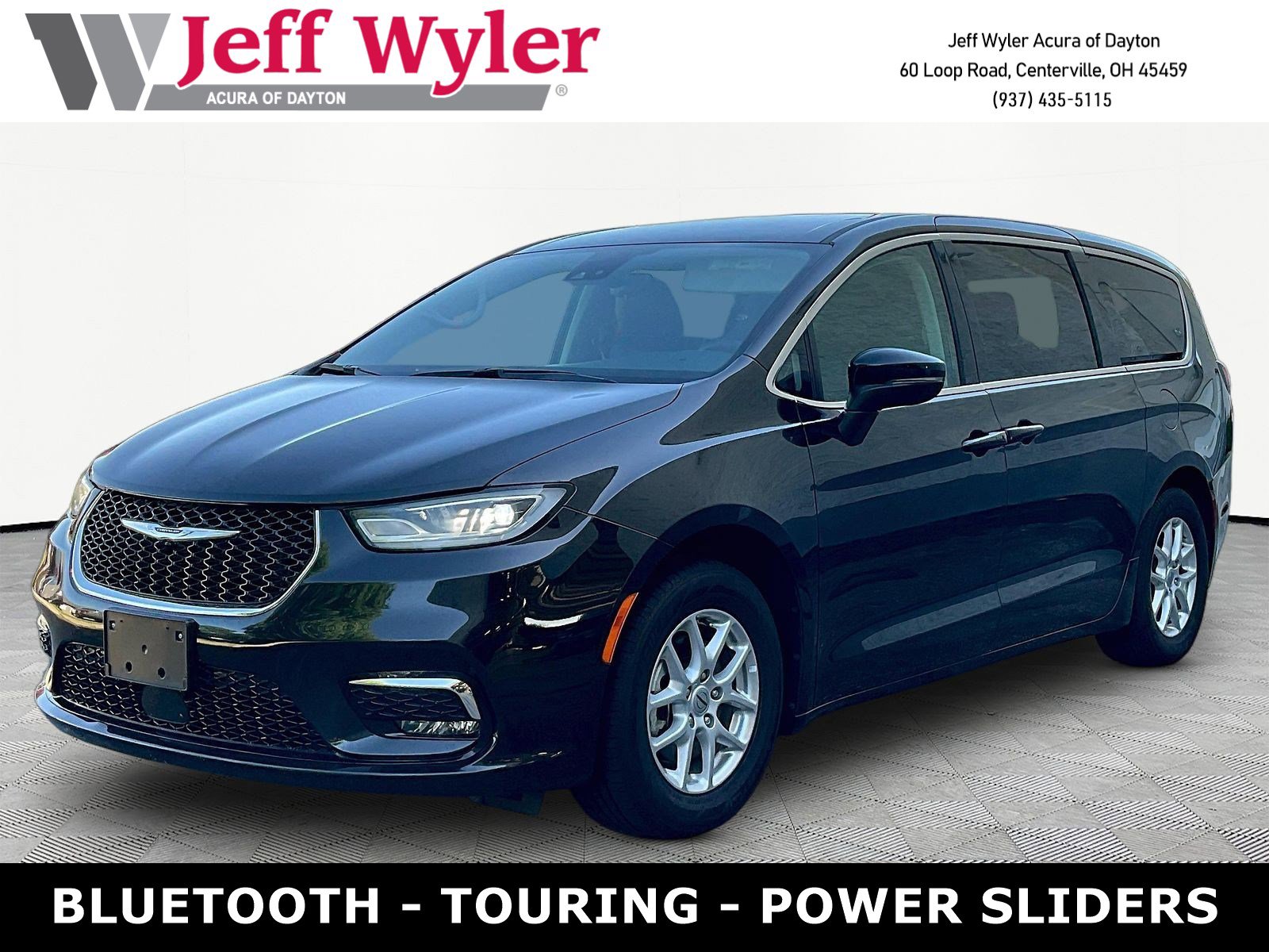 2023 Chrysler Pacifica Touring L's photo