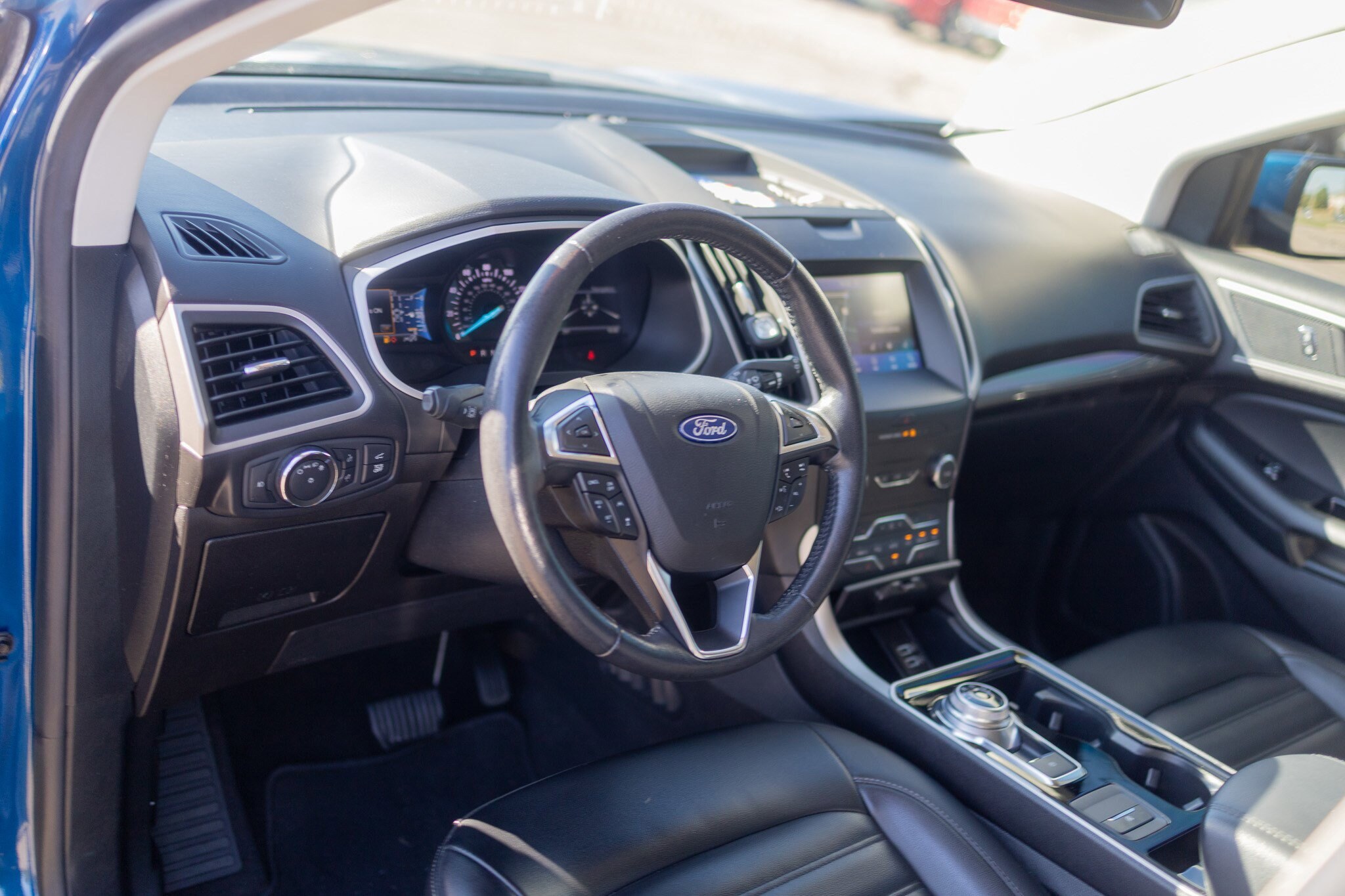 2020 Ford Edge SEL photo 3