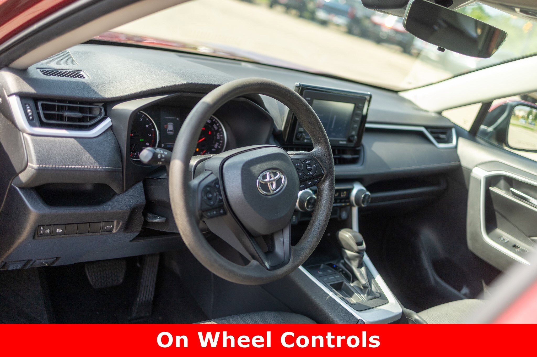 2022 Toyota RAV4 XLE photo 4