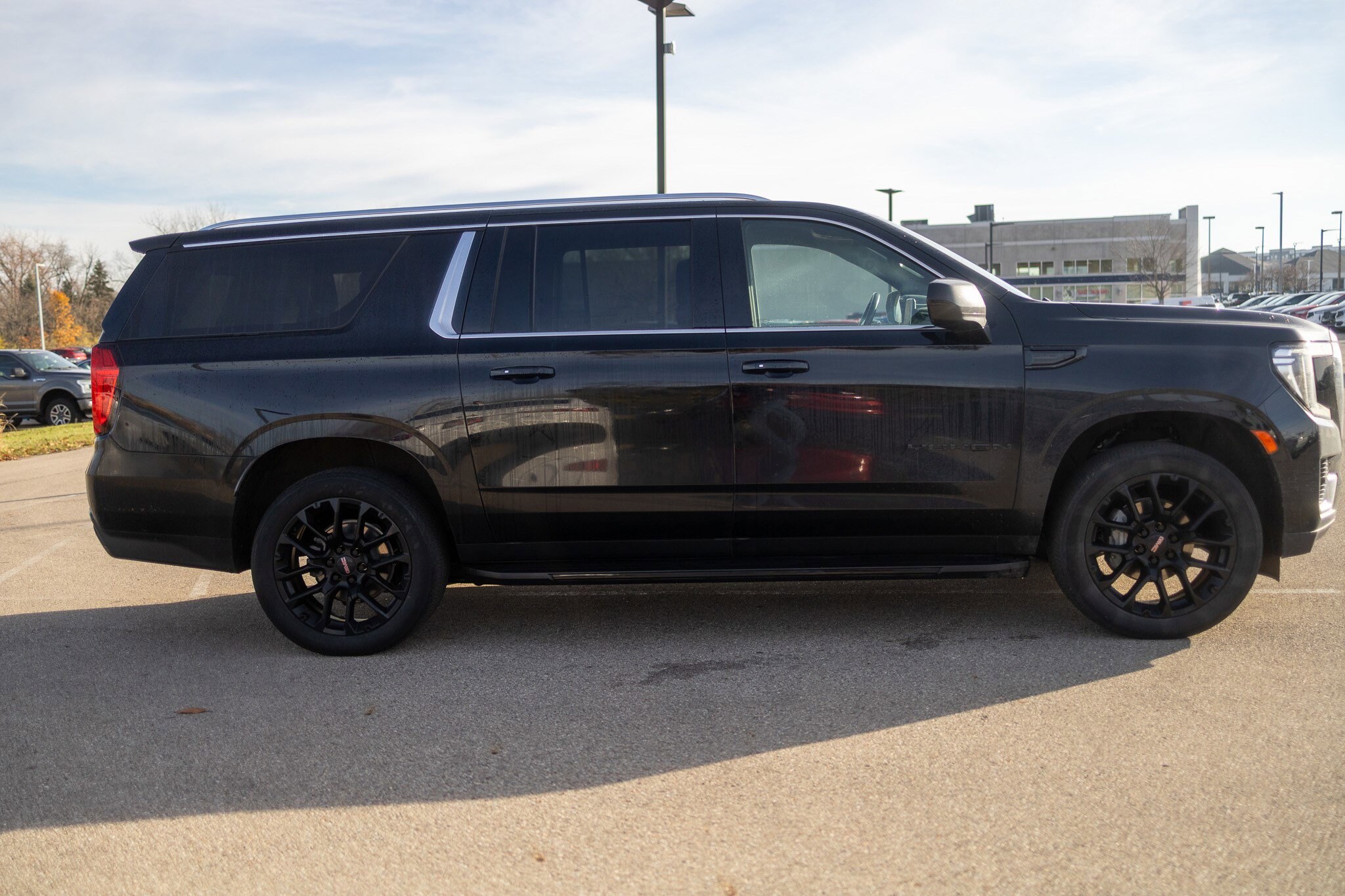 2023 Gmc Yukon XL SLE photo 2