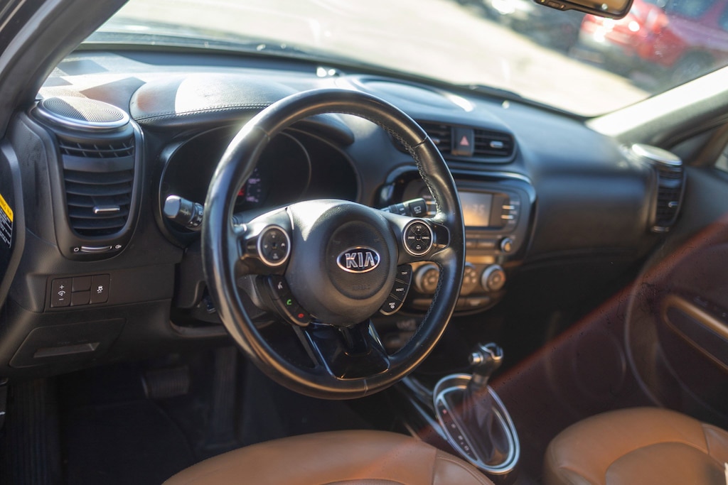 Used 2016 Kia Soul ! FWD Hatchback