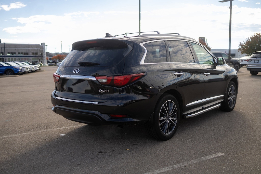 Used 2017 INFINITI QX60  SUV