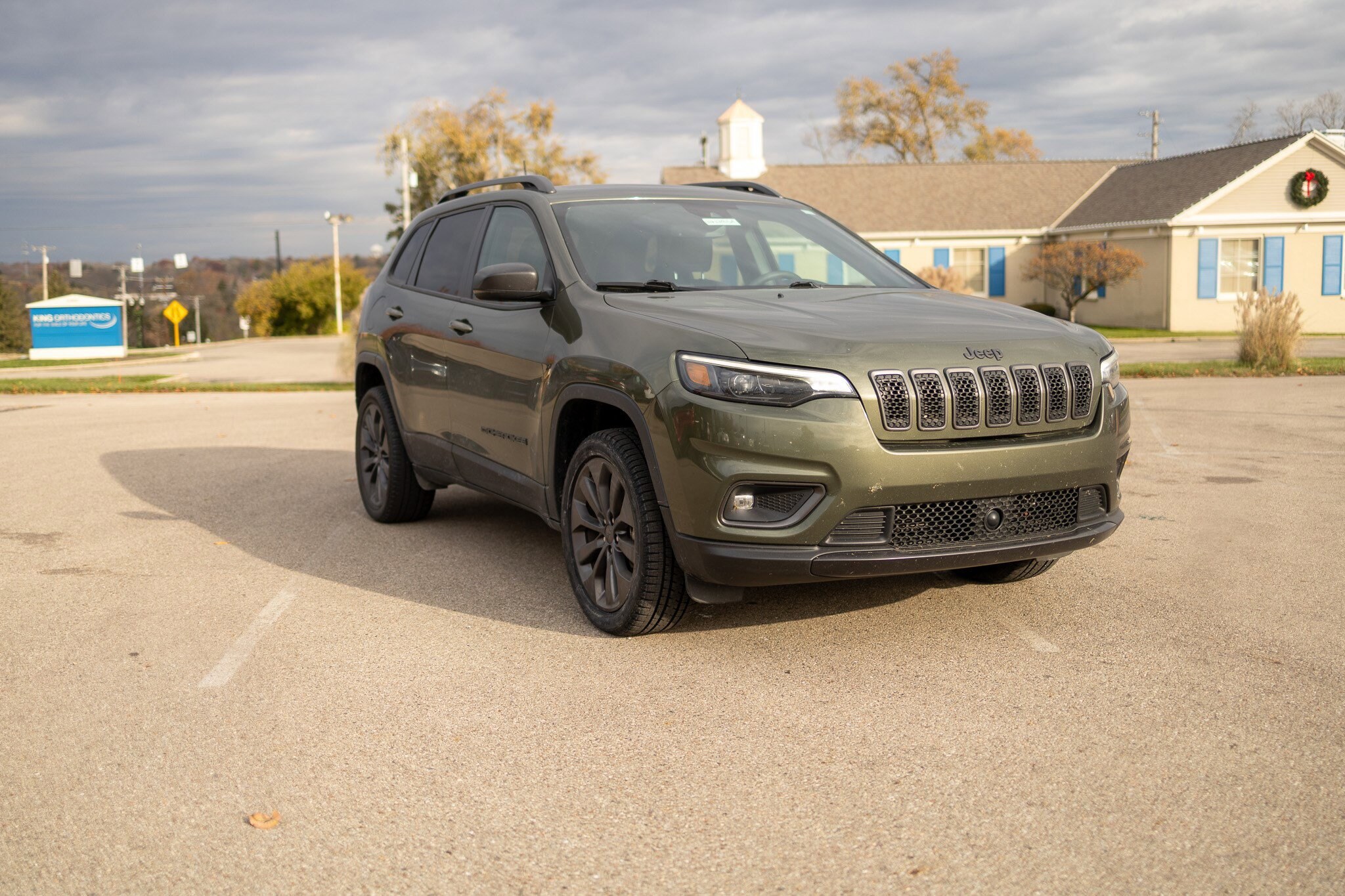 2021 Jeep Cherokee Latitude Lux photo 2