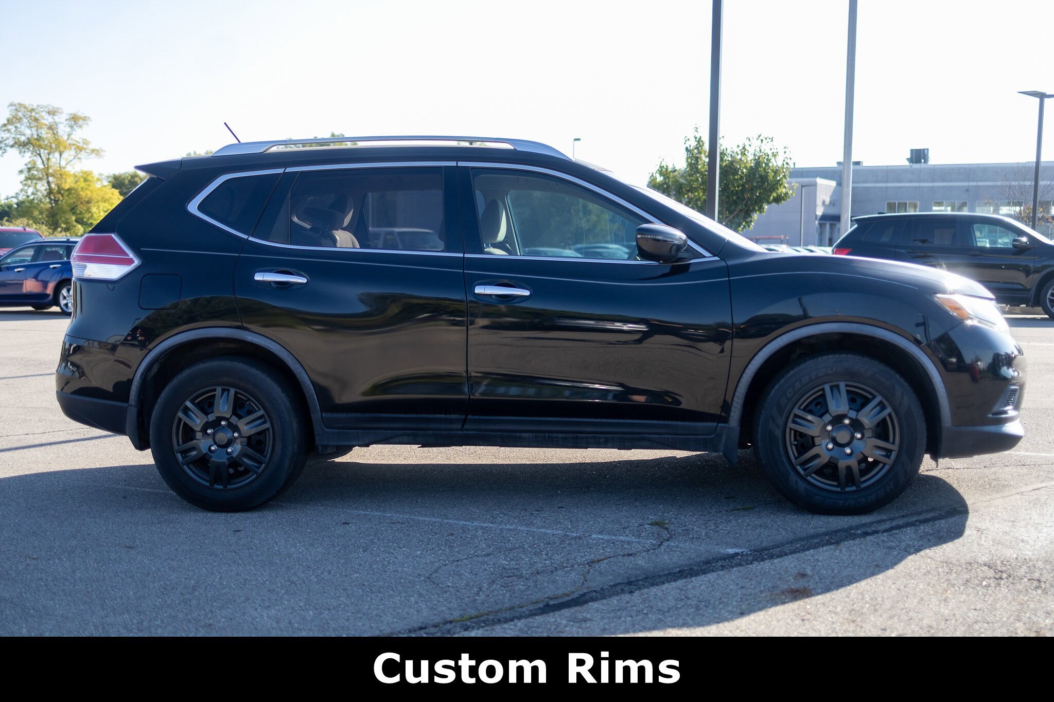2016 Nissan Rogue S photo 2