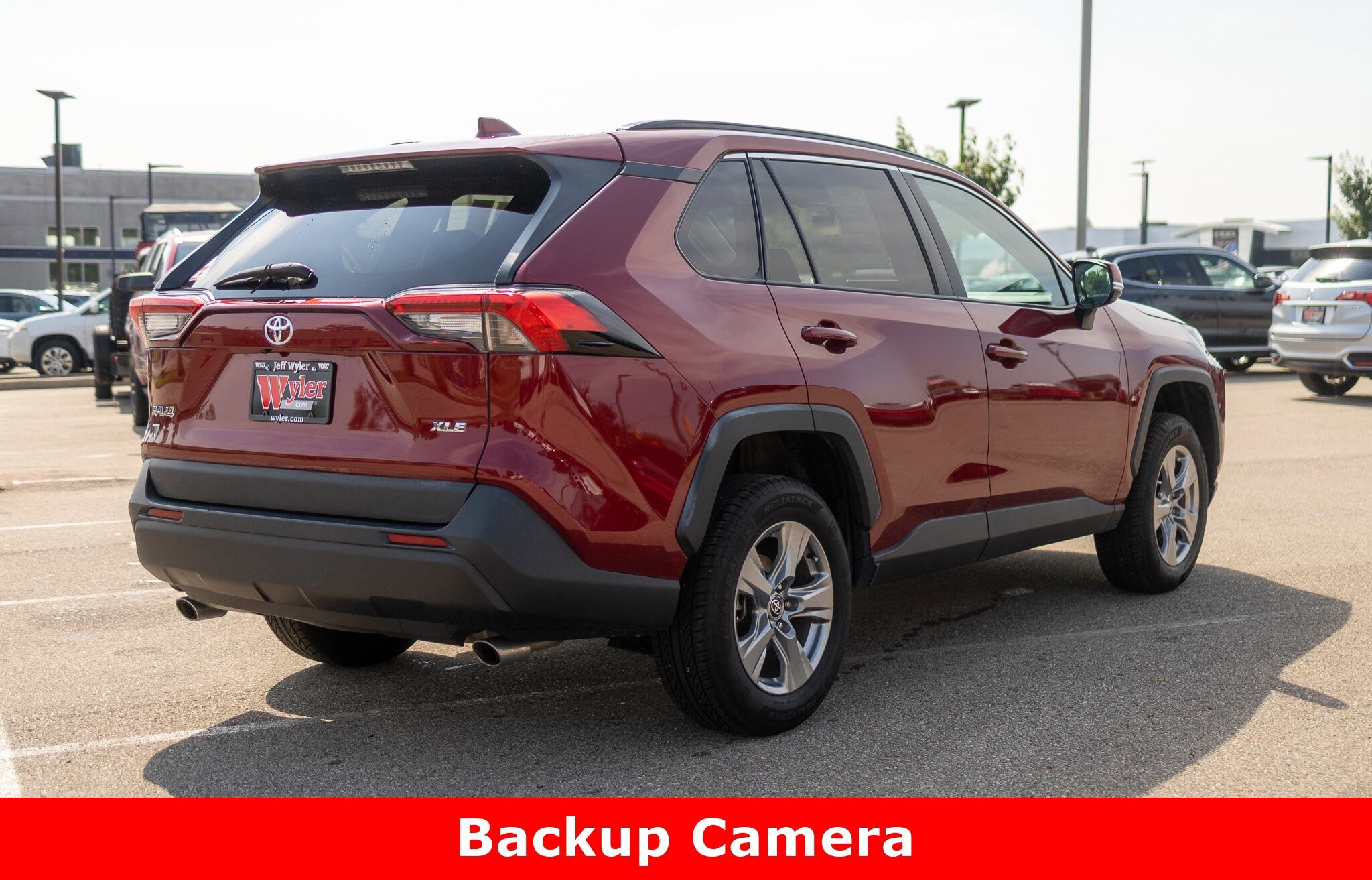 2022 Toyota RAV4 XLE photo 3