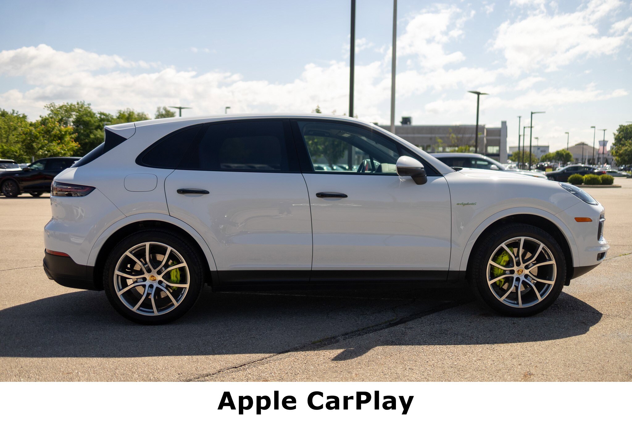 2021 Porsche Cayenne E-Hybrid photo 2