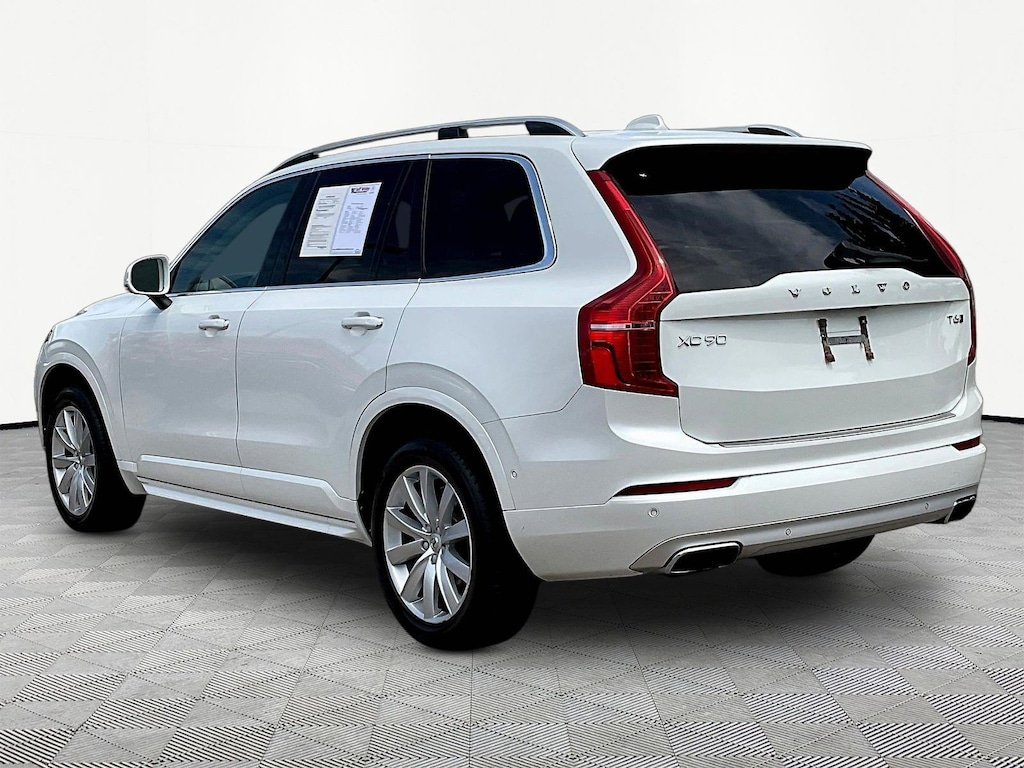 Used 2018 Volvo XC90 T6 AWD Momentum (7 Passenger) SUV