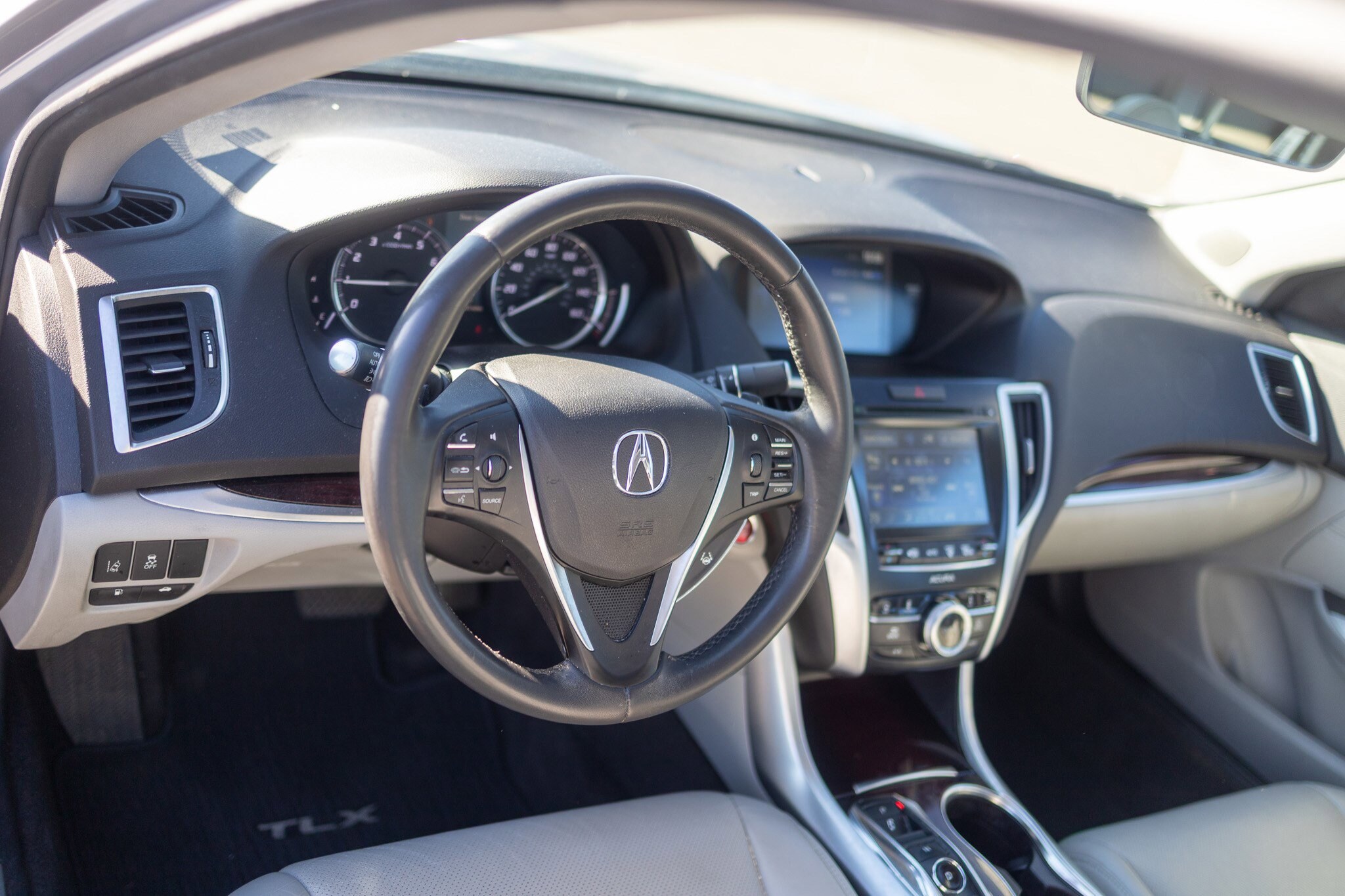 2015 Acura TLX Technology photo 3