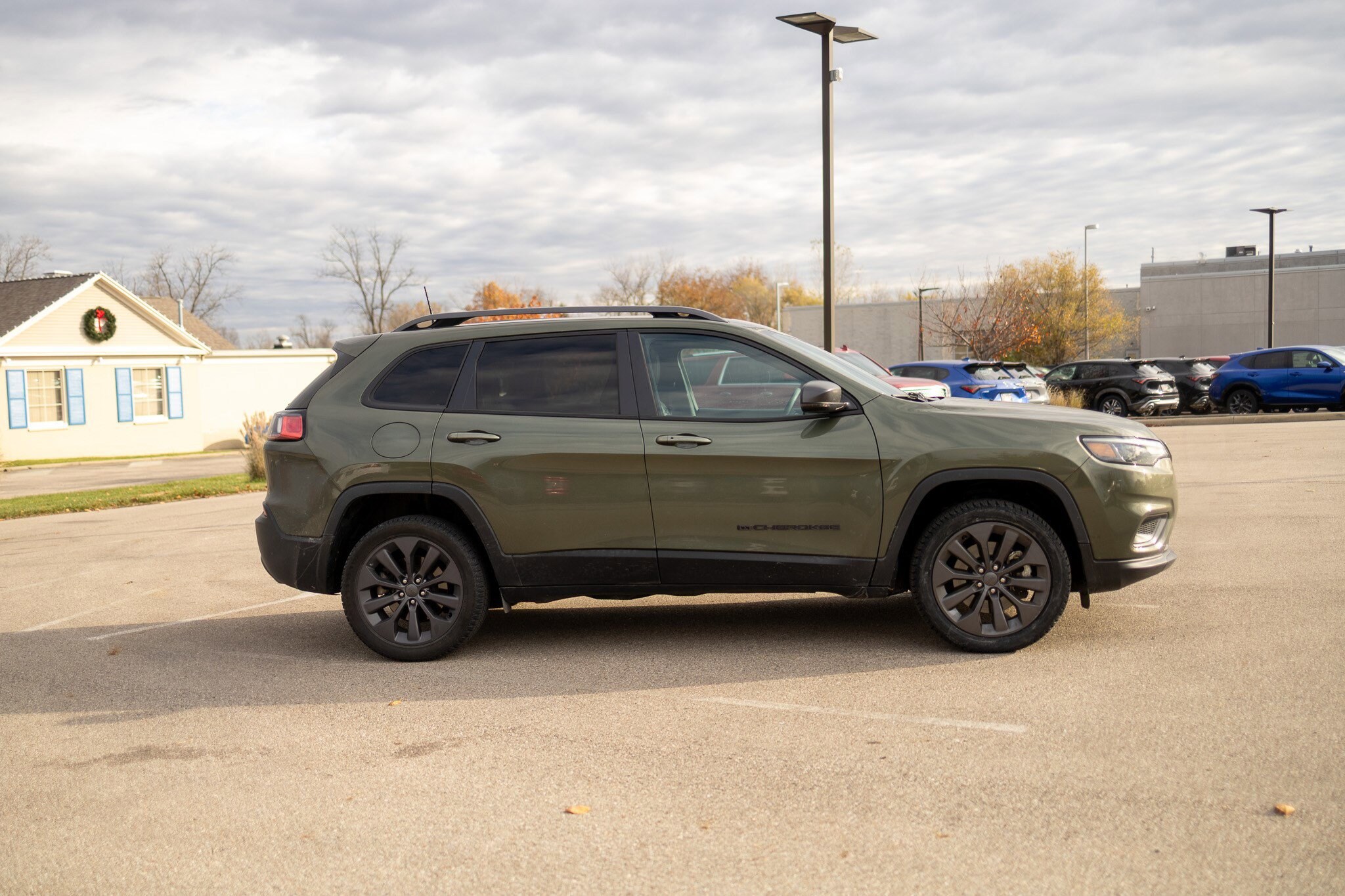2021 Jeep Cherokee Latitude Lux photo 3