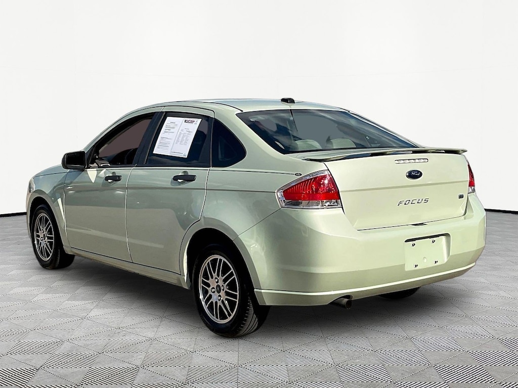 Used 2010 Ford Focus SE Sedan
