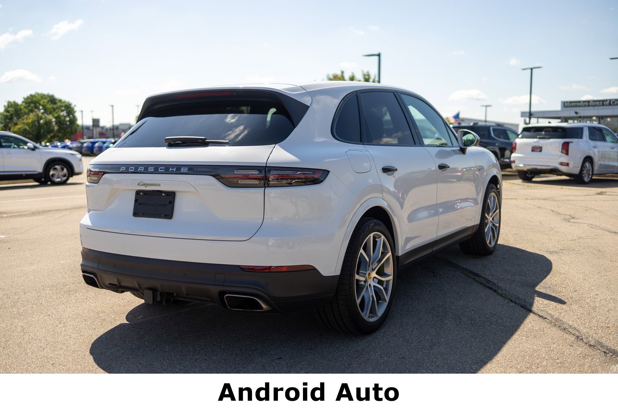 2021 Porsche Cayenne E-Hybrid photo 3