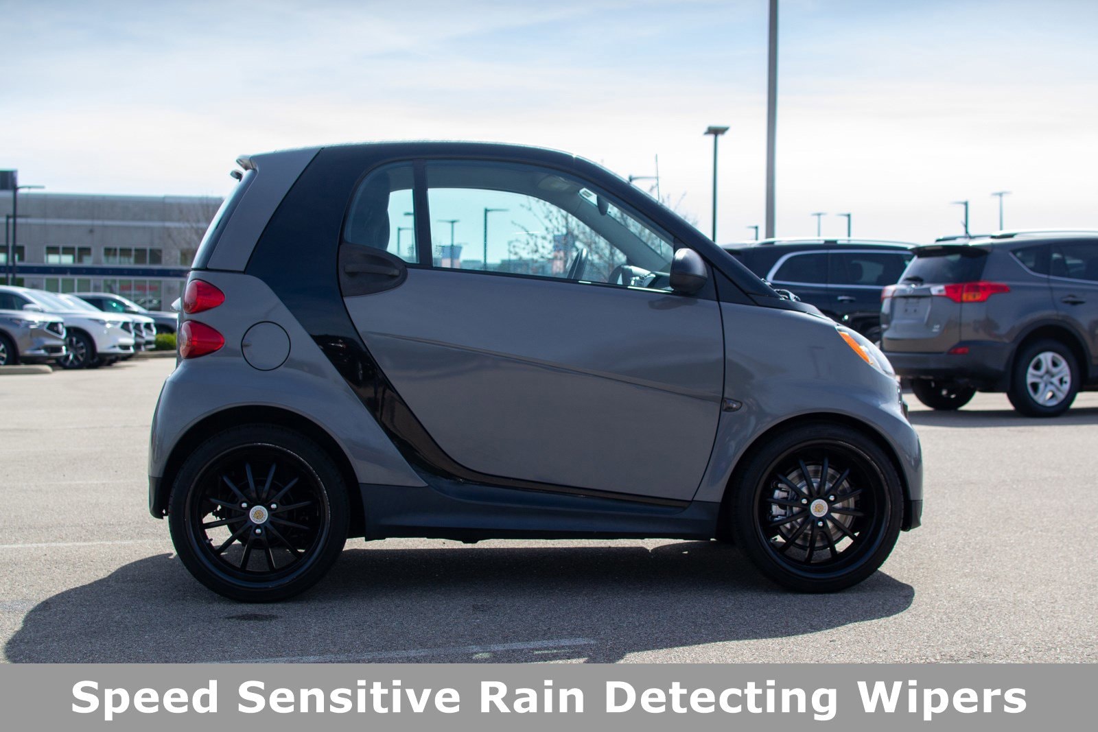 Used 2015 smart fortwo pure with VIN WMEEJ3BA1FK793690 for sale in Centerville, OH