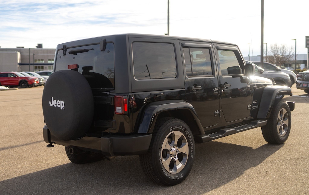 Used 2017 Jeep Wrangler JK Unlimited Sahara 4x4 SUV