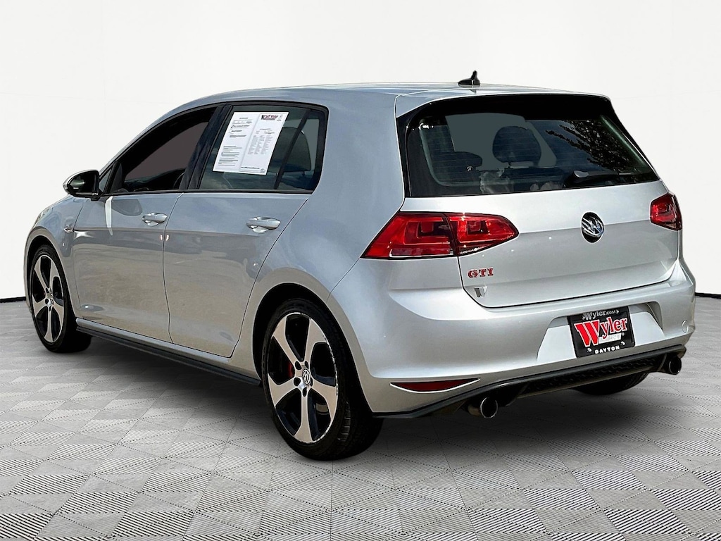 Used 2017 Volkswagen Golf GTI SE 4-Door Hatchback