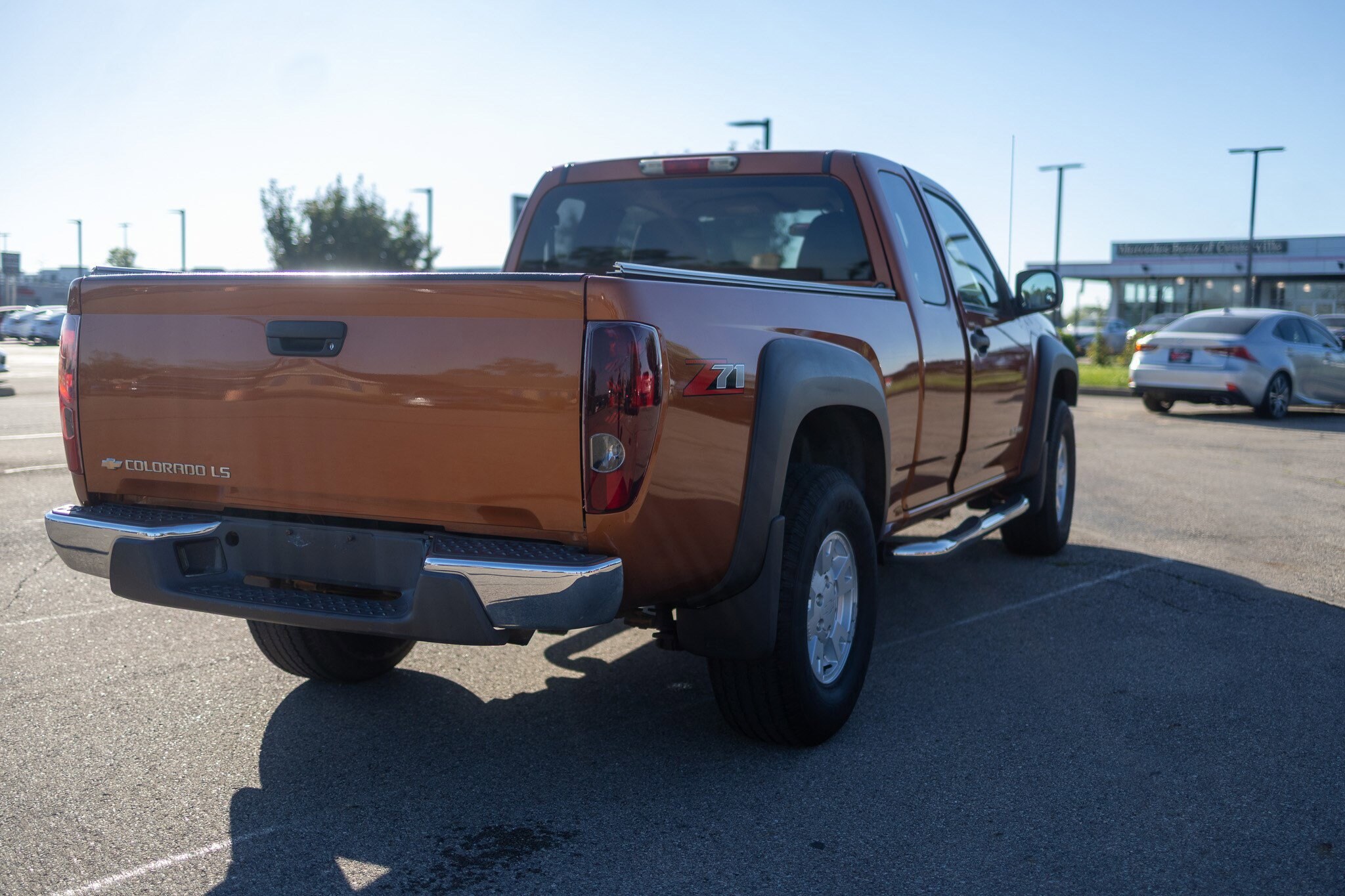 2005 Chevrolet Colorado LS photo 2