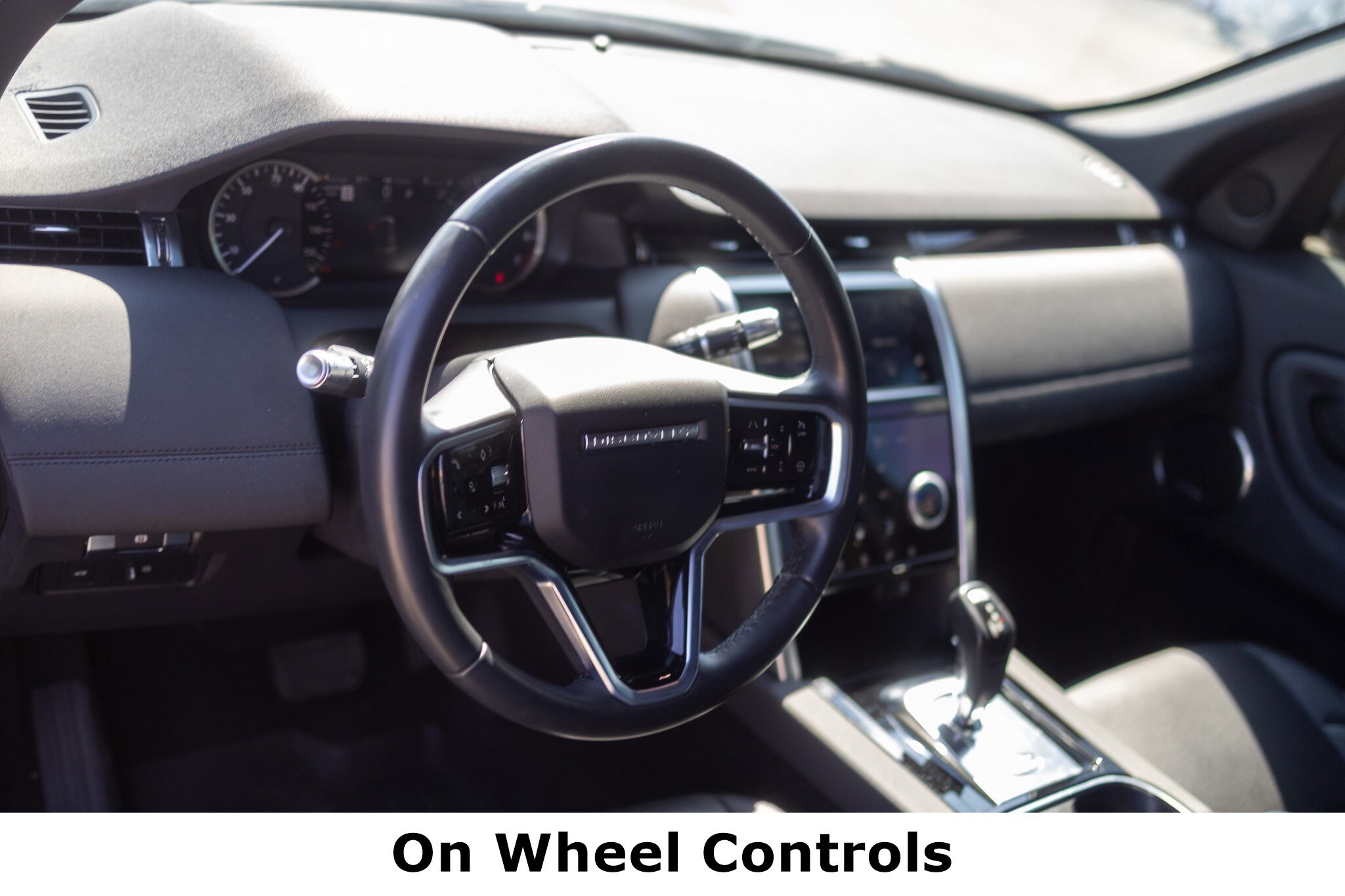 2022 Land Rover Discovery Sport S photo 3
