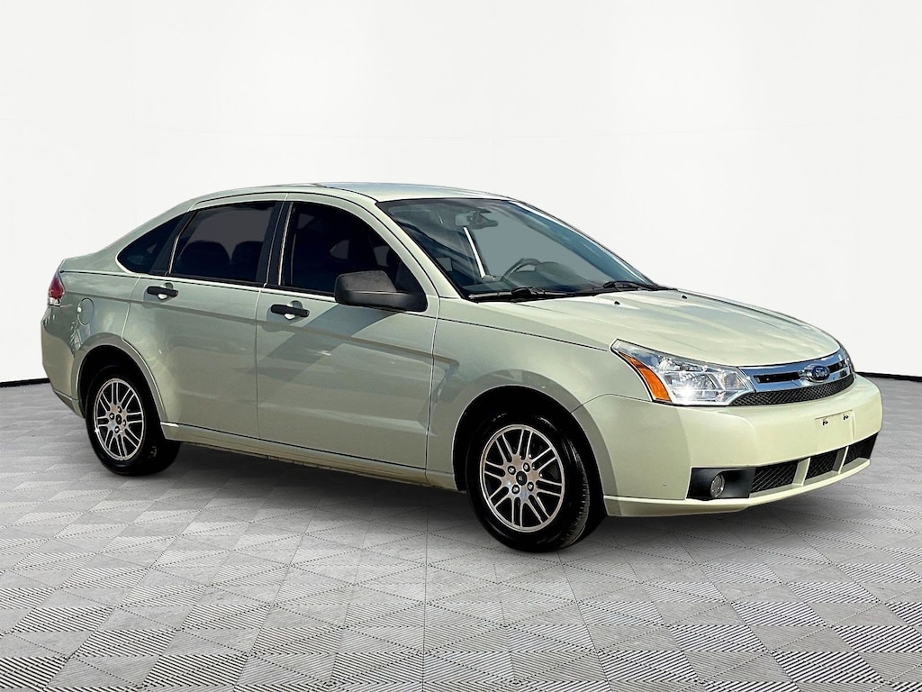 Used 2010 Ford Focus SE Sedan