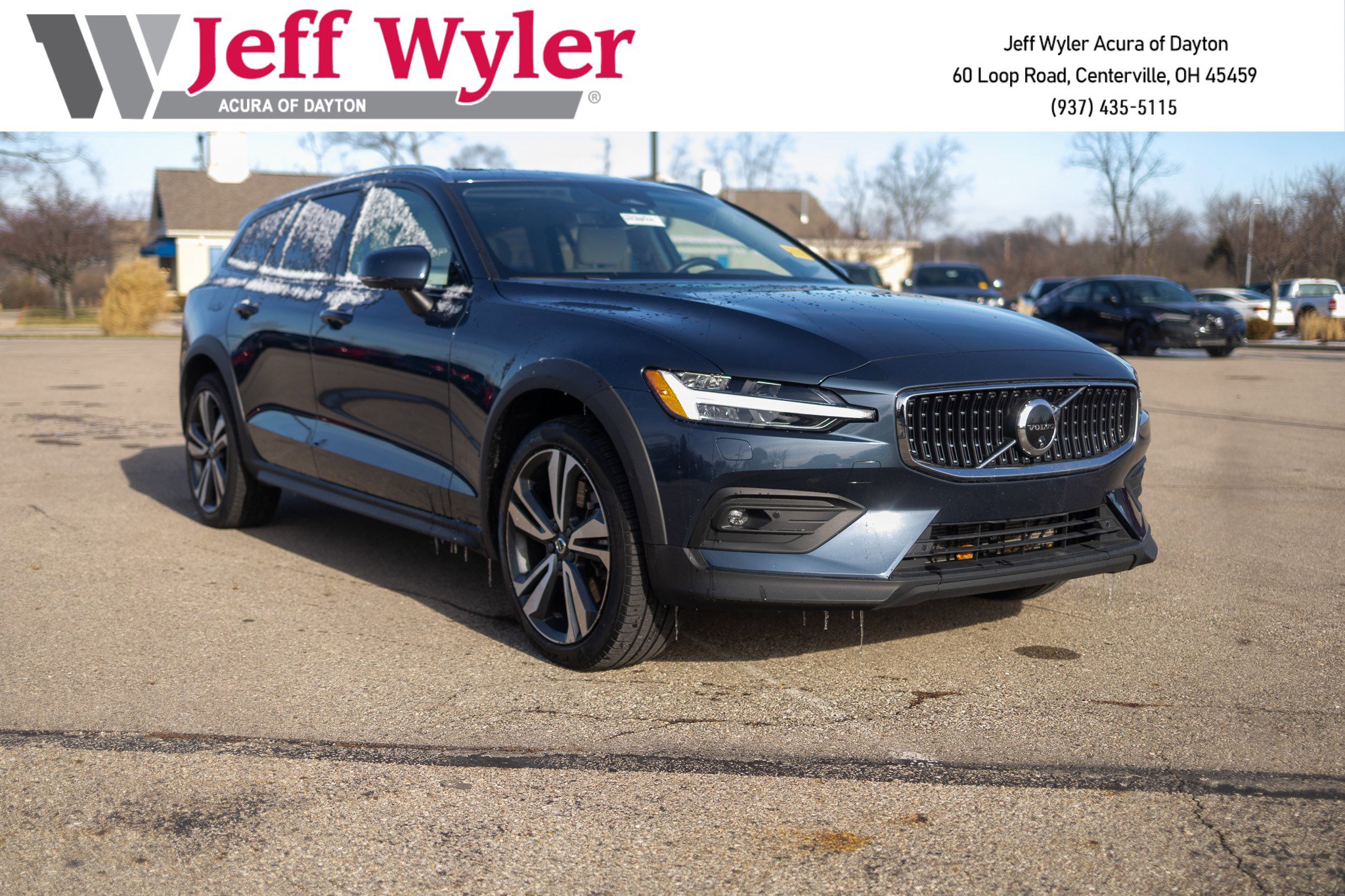 2024 Volvo V60 Cross Country Plus's photo