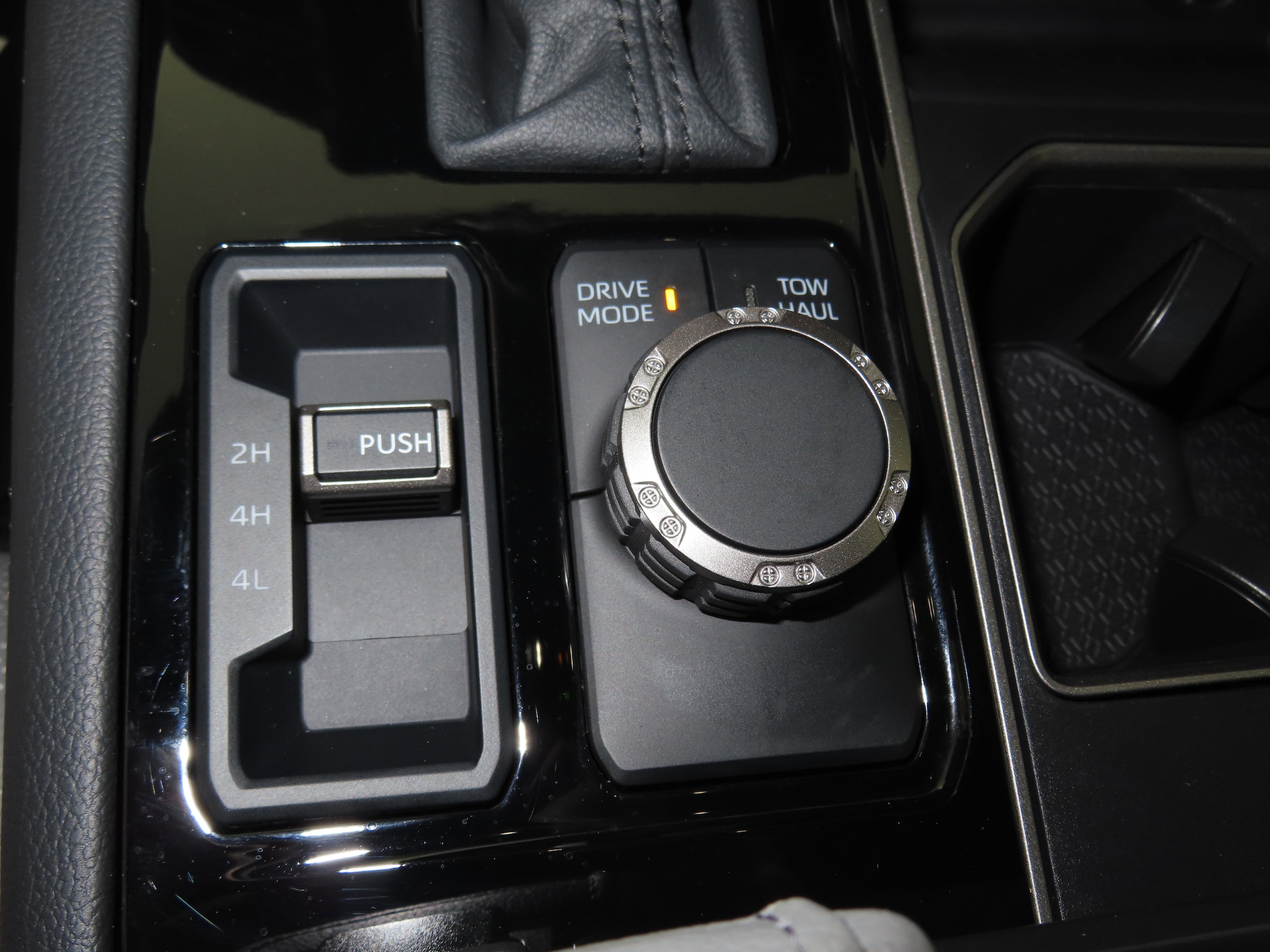 2025 Toyota Tundra Limited - Photo 41