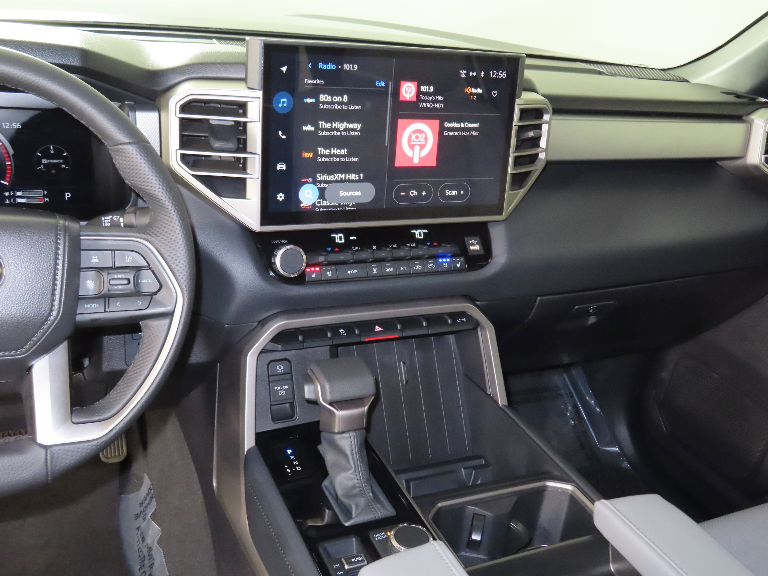 2025 Toyota Tundra Limited - Photo 37