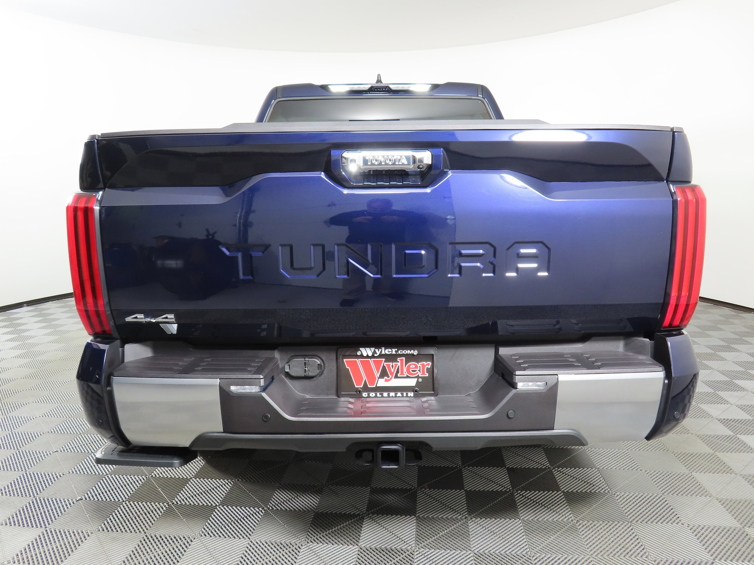 2025 Toyota Tundra Limited - Photo 26