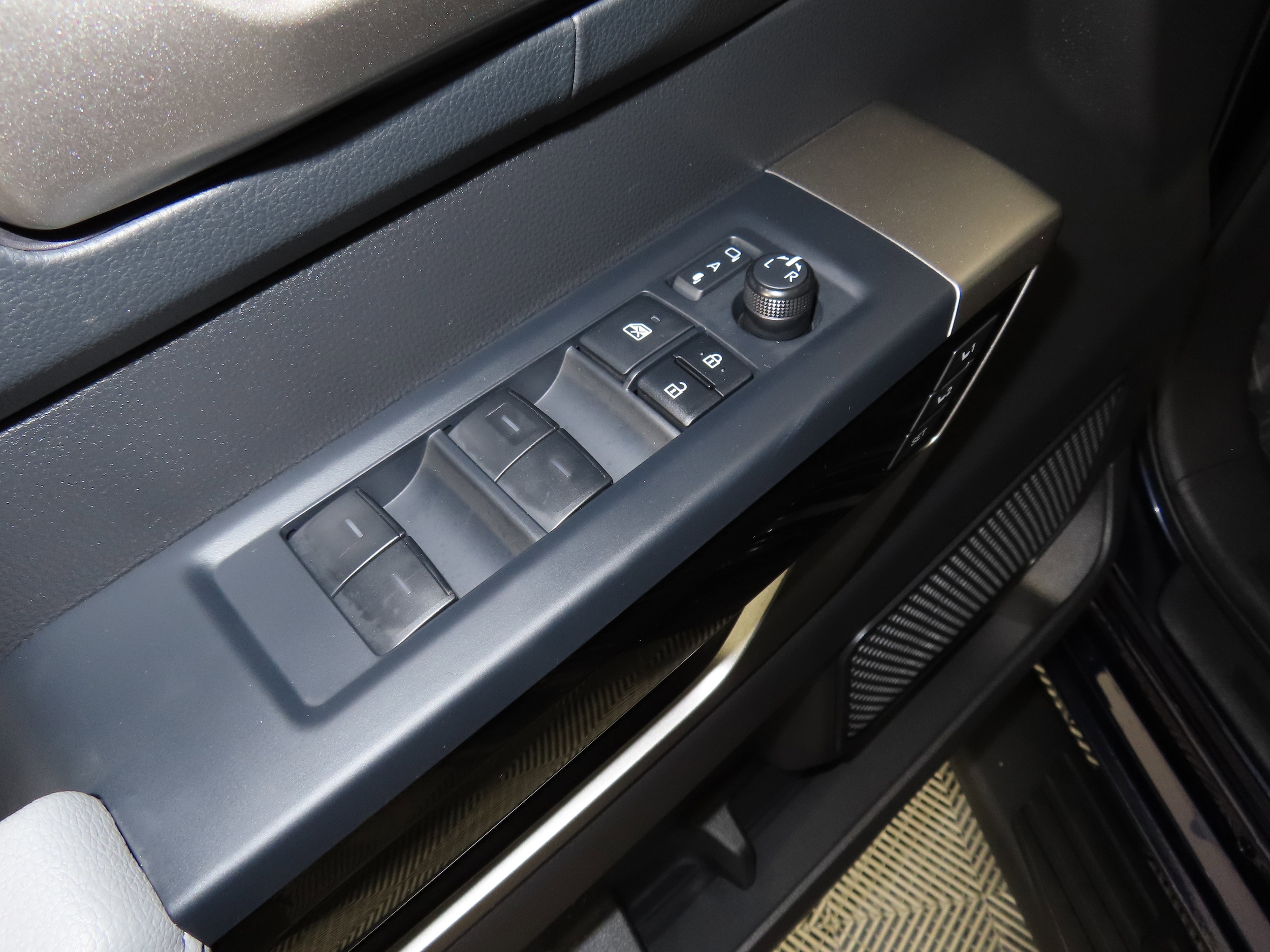 2025 Toyota Tundra Limited - Photo 44