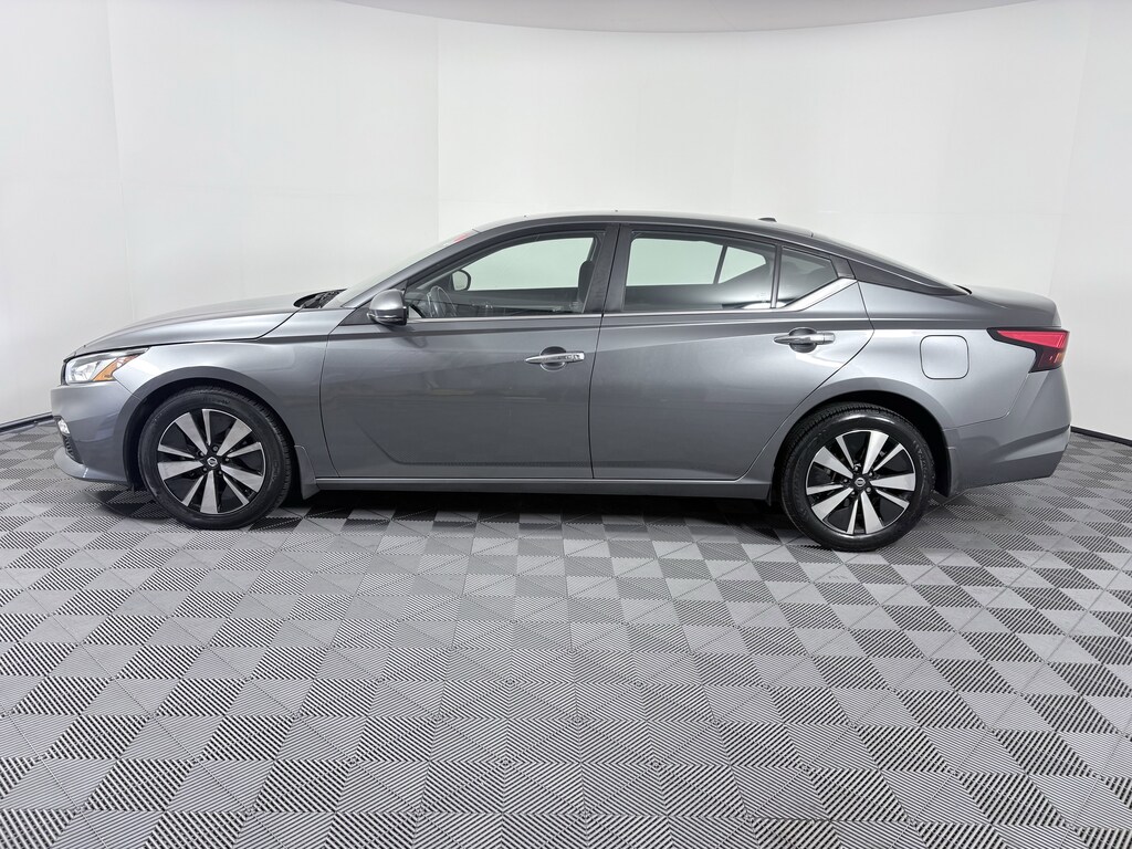 Used 2021 Nissan Altima 2.5 SV Sedan