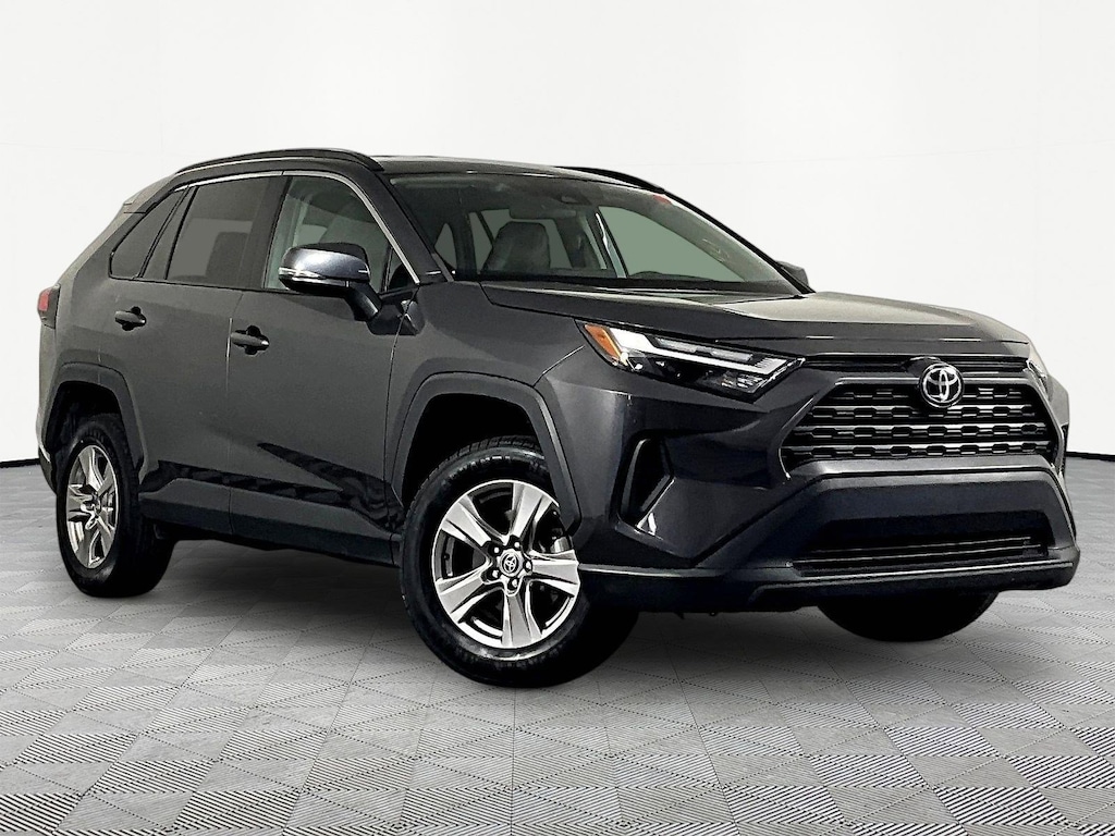 Used 2022 Toyota RAV4 XLE SUV