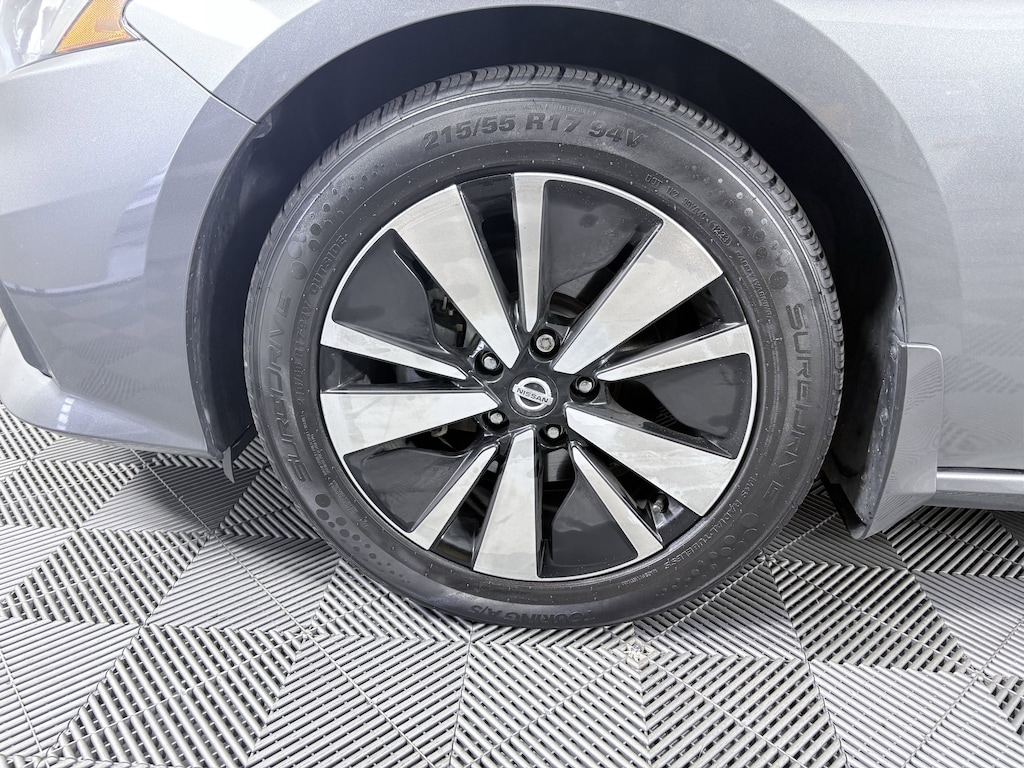 Used 2021 Nissan Altima 2.5 SV Sedan