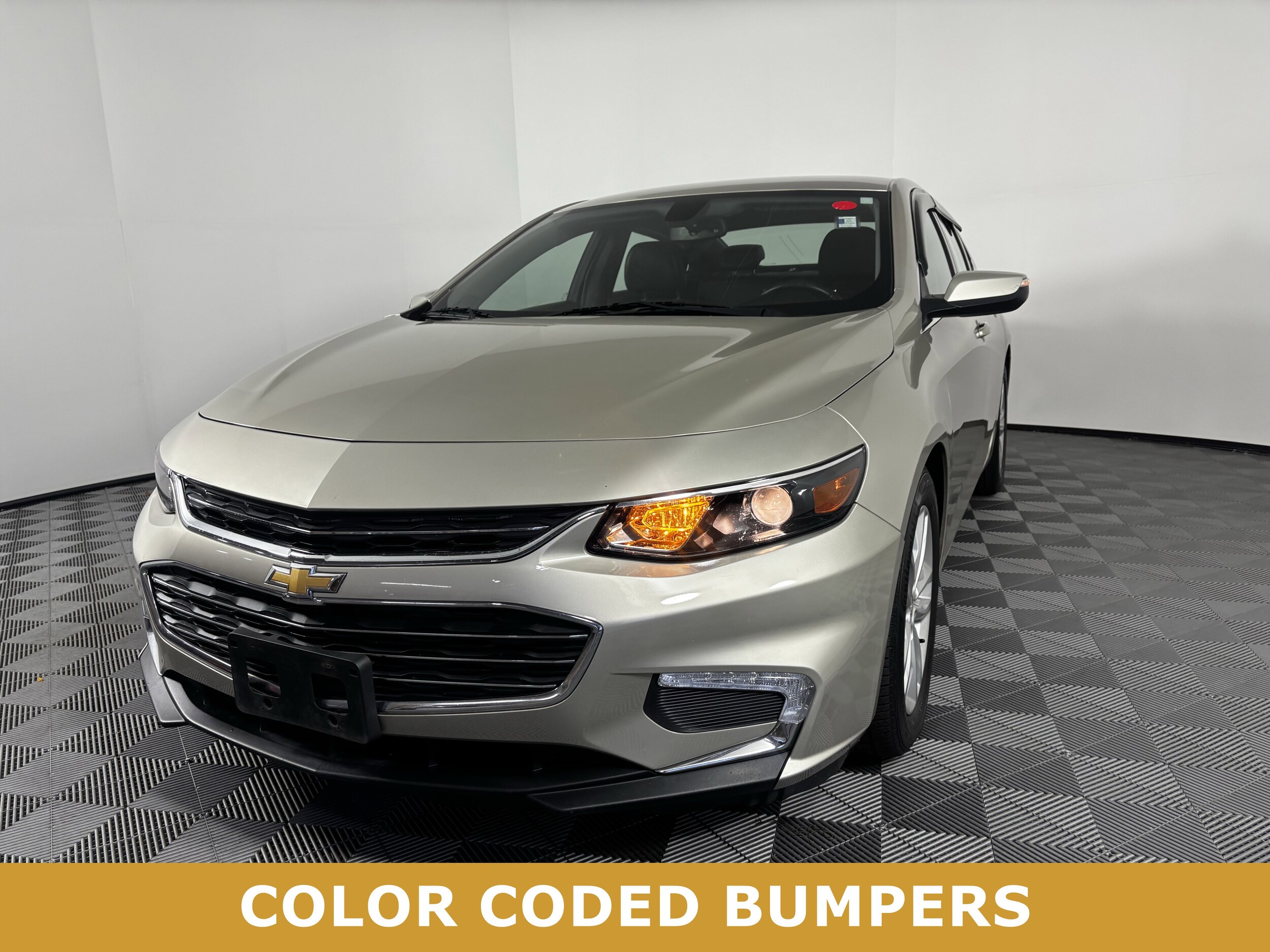 2016 Chevrolet Malibu 1LT photo 2