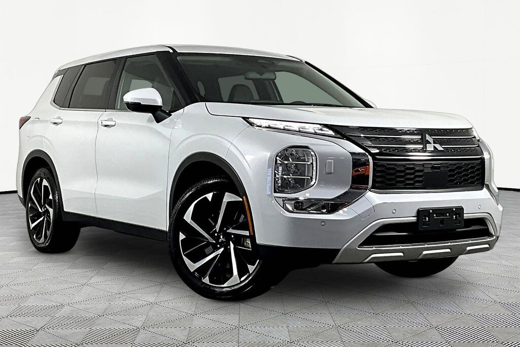 Used 2024 Mitsubishi Outlander SE SUV