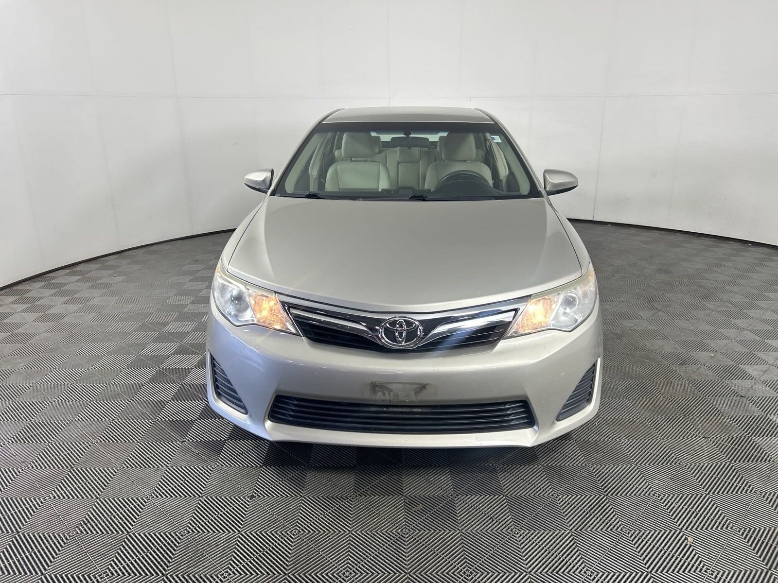 Used 2013 Toyota Camry LE with VIN 4T1BF1FK1DU725641 for sale in Fairfield, OH