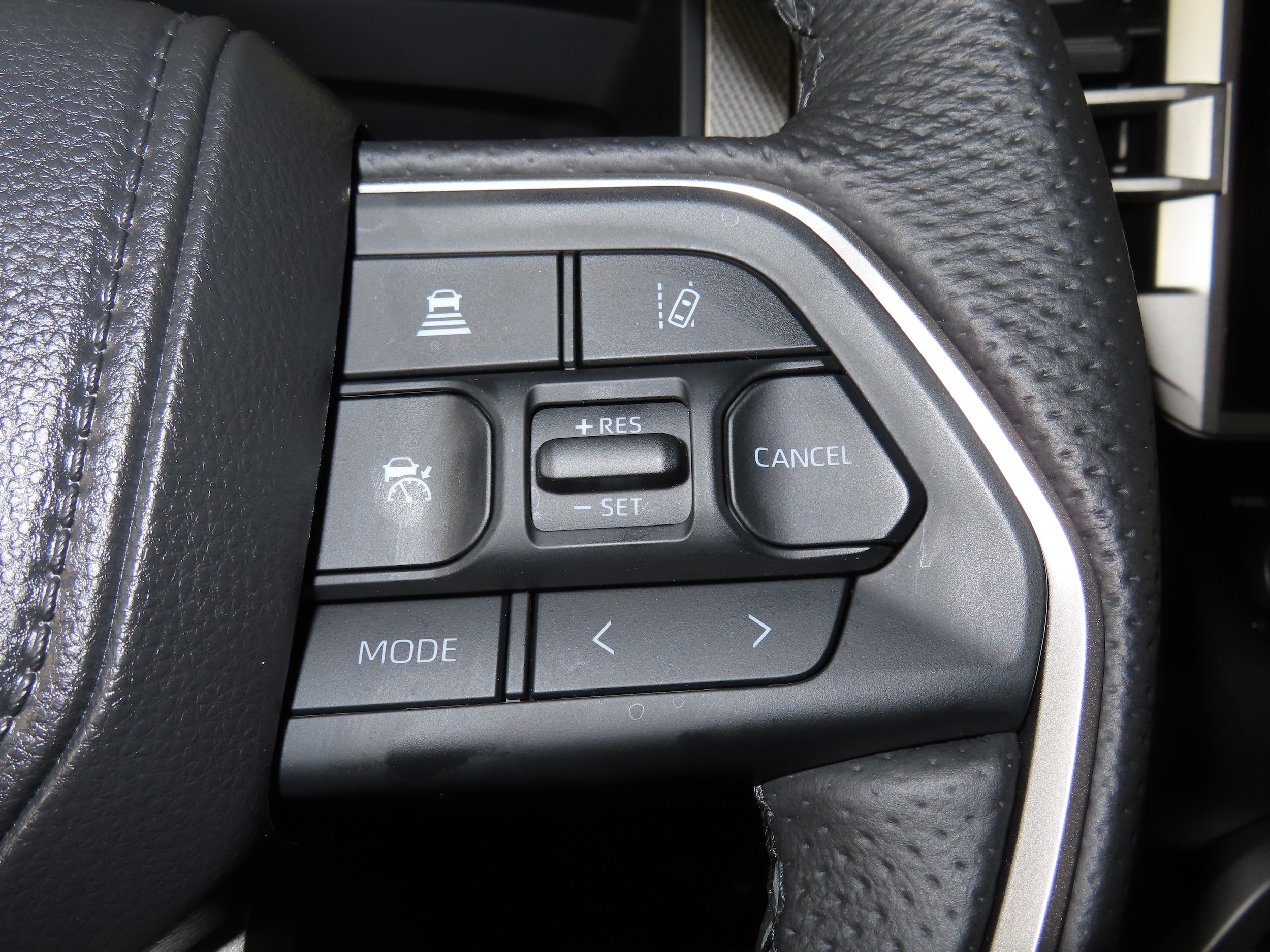 2025 Toyota Tundra Limited - Photo 28