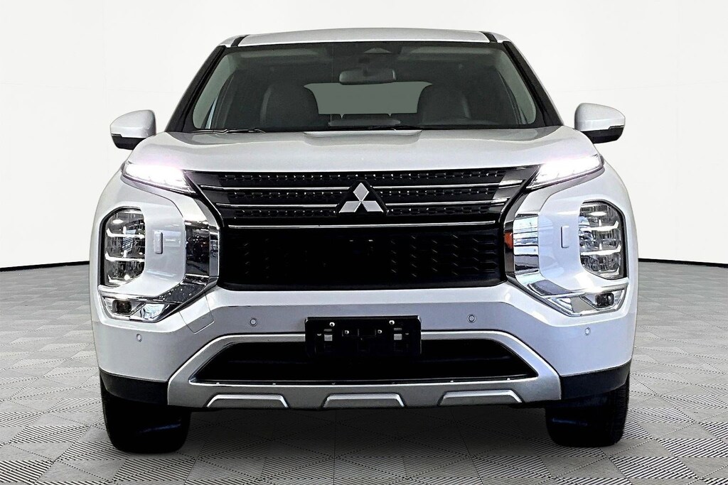 Used 2024 Mitsubishi Outlander SE SUV