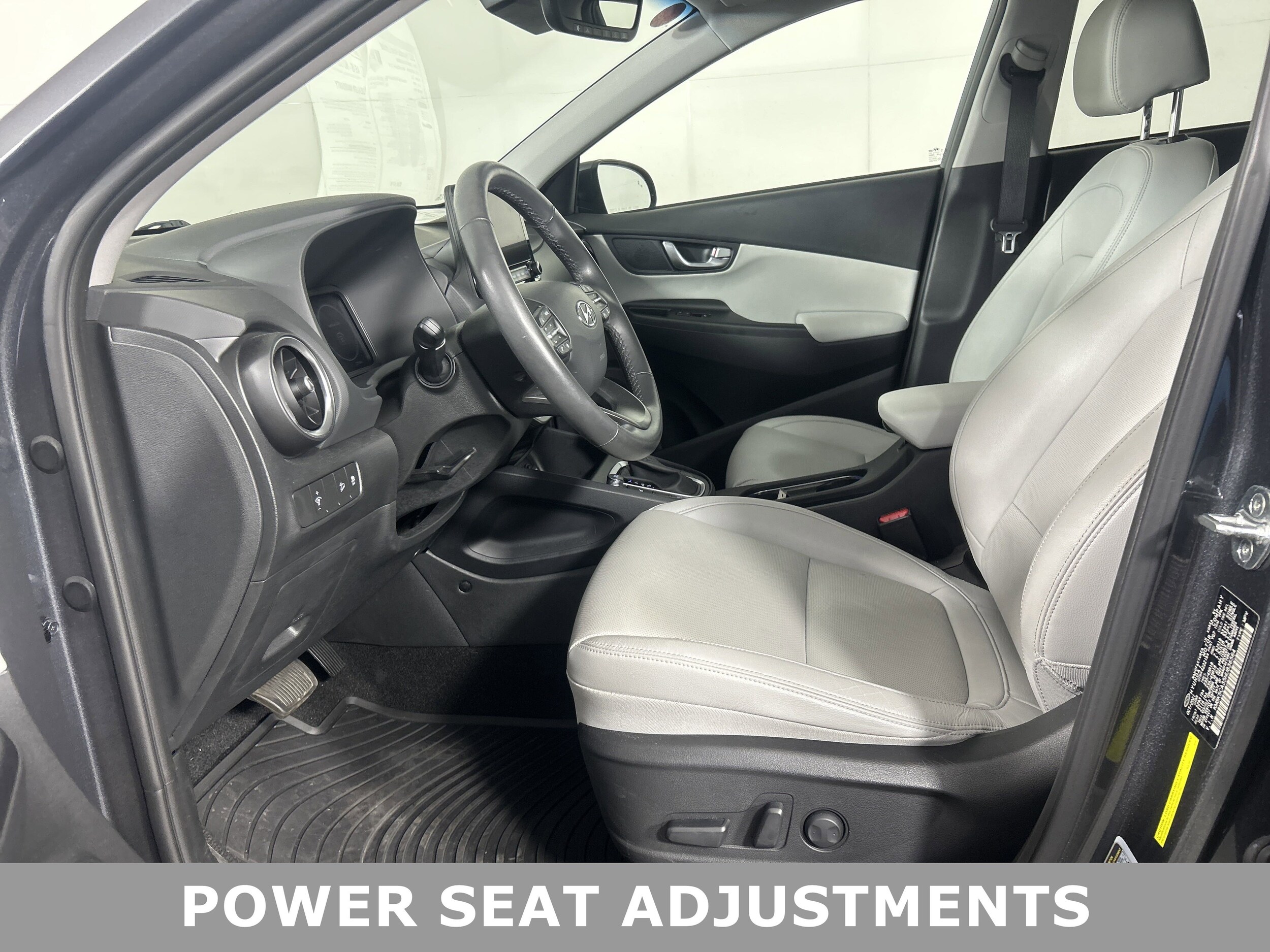 2022 Hyundai Kona Limited photo 3