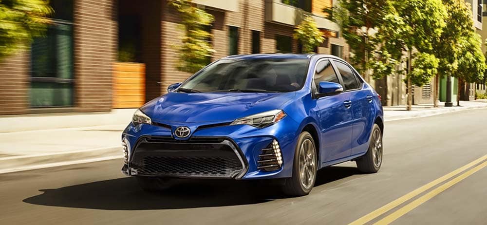 2019 Toyota Corolla vs 2018 Toyota Camry | What's the Difference?