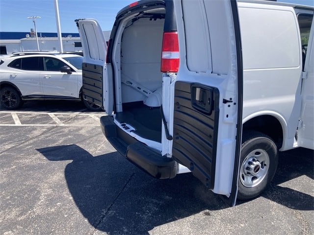 2025 GMC Savana Cargo Work Van - Photo 11