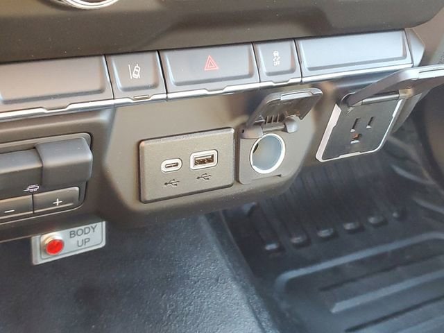 2025 GMC Sierra 3500 Chassis Cab Pro - Photo 20