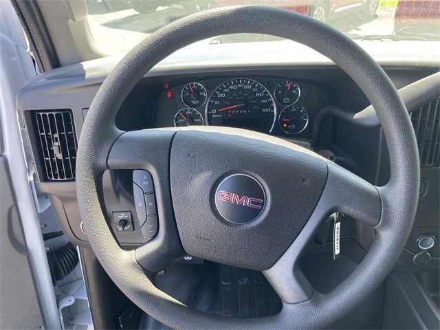 2025 GMC Savana Cargo Work Van - Photo 30
