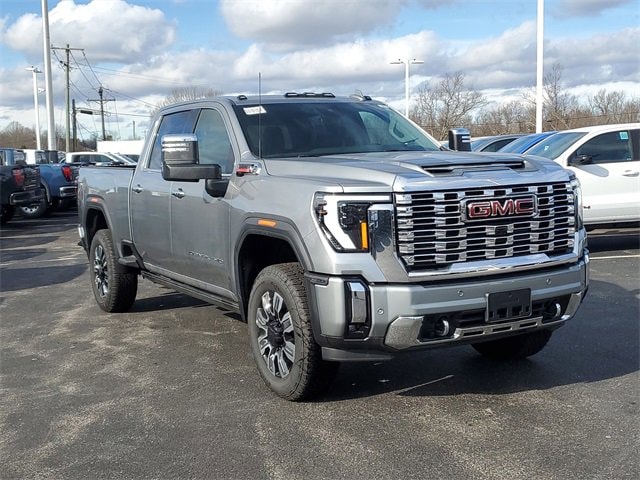 2025 GMC Sierra Denali's photo