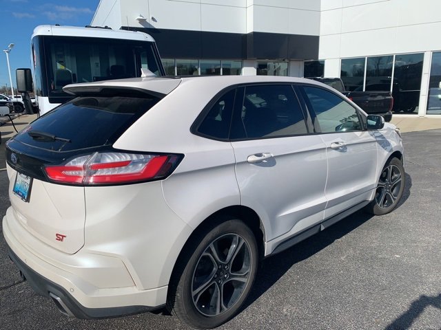 2019 Ford Edge ST photo 3