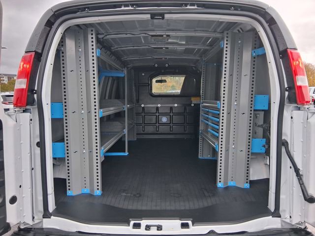 2025 GMC Savana Cargo Work Van - Photo 10
