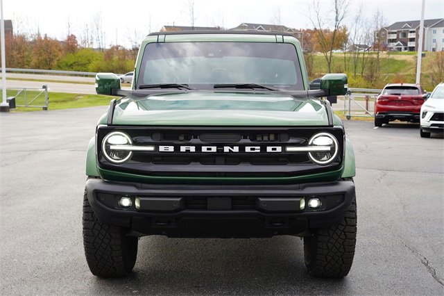 2022 Ford Bronco Outer Banks photo 2
